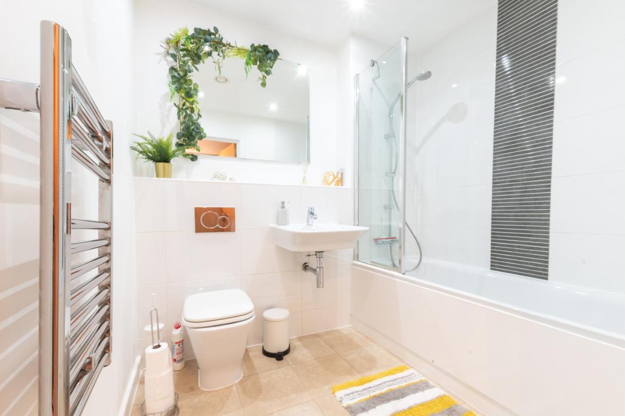 Amber Apartment Oasis - Your Gateway To Southampton'S Vibrant Heart, Port, Shopping Екстериор снимка