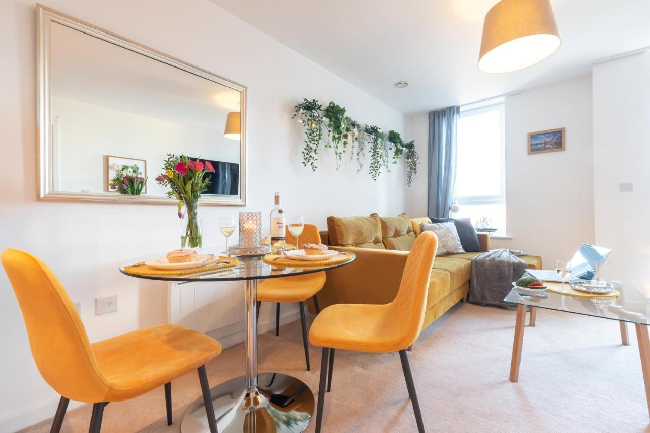 Amber Apartment Oasis - Your Gateway To Southampton'S Vibrant Heart, Port, Shopping Екстериор снимка