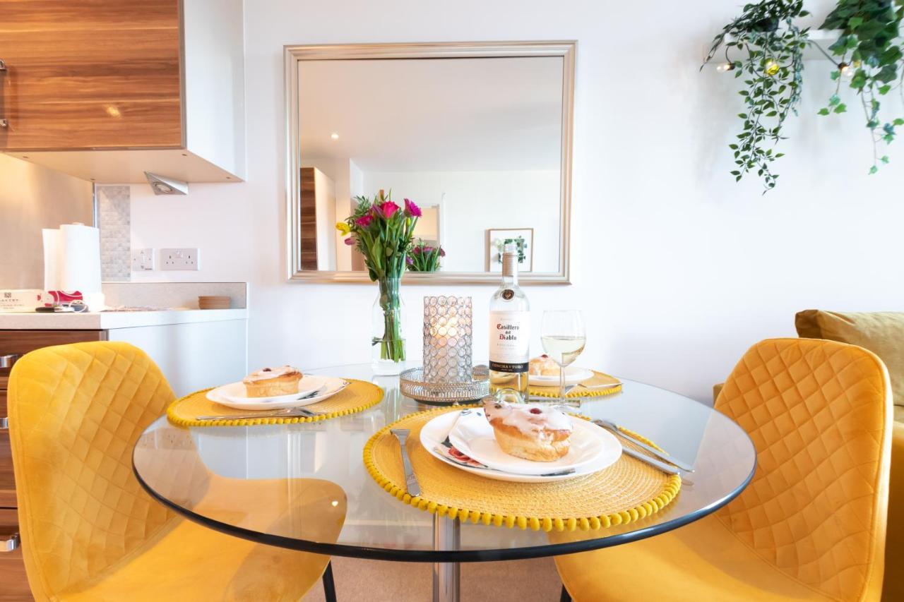 Amber Apartment Oasis - Your Gateway To Southampton'S Vibrant Heart, Port, Shopping Екстериор снимка